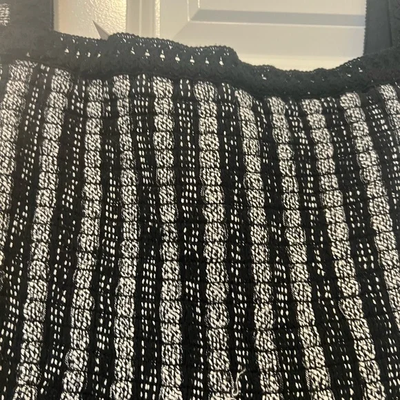 New with Tags Vineyard Vines Black and White Jacquard Smocked Midi Dress - Picture 4 of 7